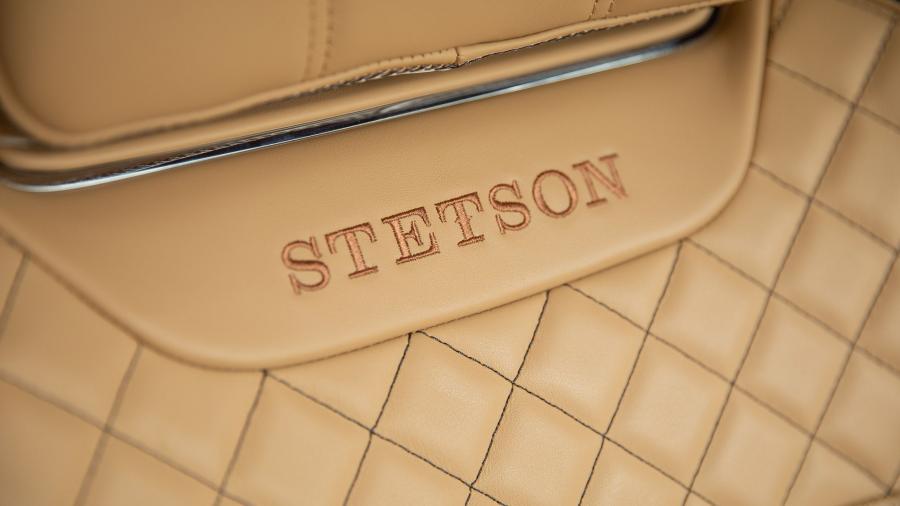 Детали интерьера Bentley Bentayga Stetson Edition 2019 года  (NA) (фото 19 из 25)